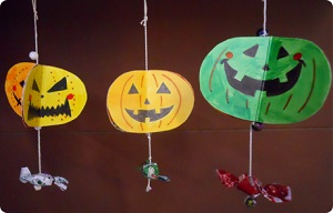 子供の工作におすすめ ハロウィン飾りを簡単に手作りする方法 暮らしに役立つ情報局
