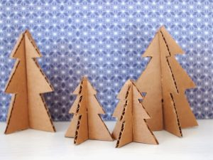 家にある材料でok 小さな子供でも簡単に作れるクリスマスツリーの作り方 ダンボール編 暮らしに役立つ情報局